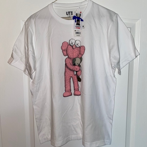 SOLD KAWS x Uniqlo Tee - Picture 1 of 1
